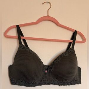 Victorias Secret T-shirt Lightly Lined Wireless Bra Lace Green Stripe Rosette